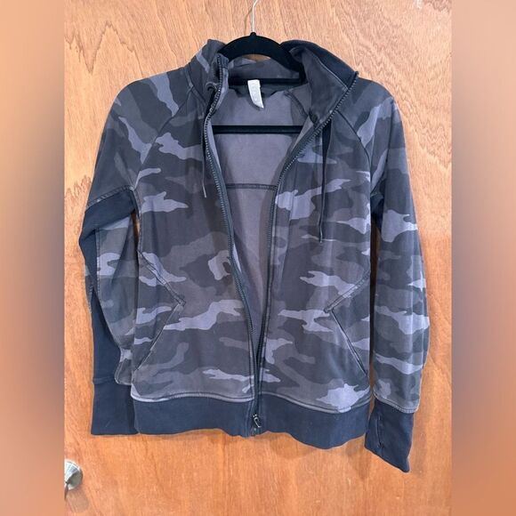 Athleta Gray Camo Triumph Jacket Size M - Picture 6 of 9